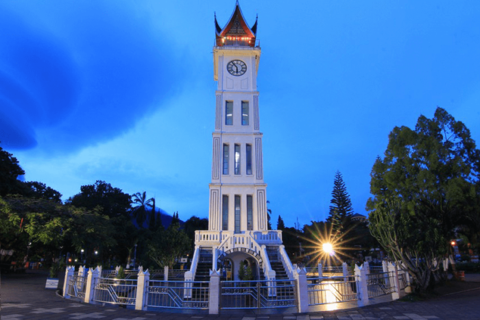 jam gadang landmark ikonik bukittinggi
